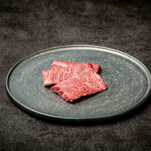 【宴～UTAGE～】気軽に華やぐ鹿児島黒牛堪能コース■和牛炙りユッケ･本日の厳選肉･絶品牛もつ煮など《全9品》