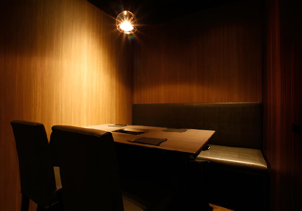 テーブル4名様×6