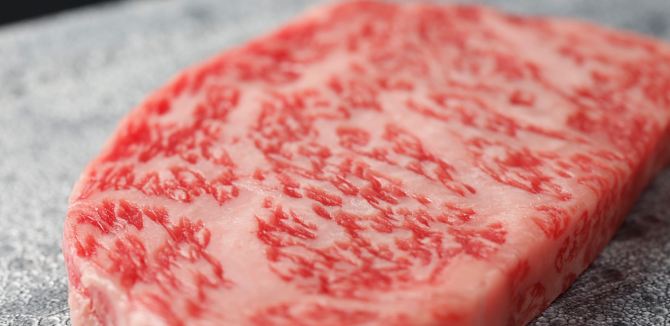 和牛焼肉 やくにく 路地裏 キービジュアル