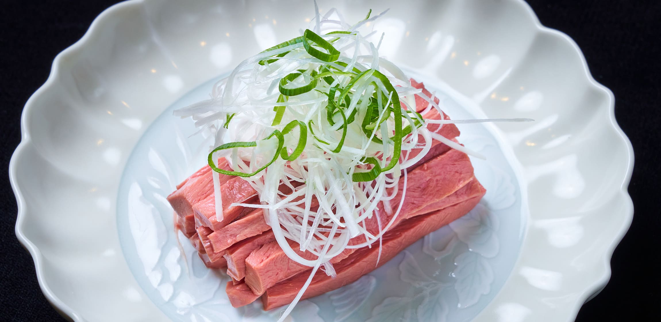 和牛焼肉 やくにく 路地裏 キービジュアル